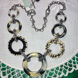 NWT ZEVAR black & white on Silvertone metal, 24”, lg. lobster clasp. $29